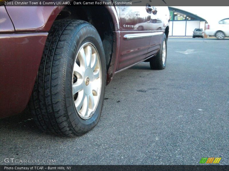 Dark Garnet Red Pearl / Sandstone 2001 Chrysler Town & Country LXi AWD