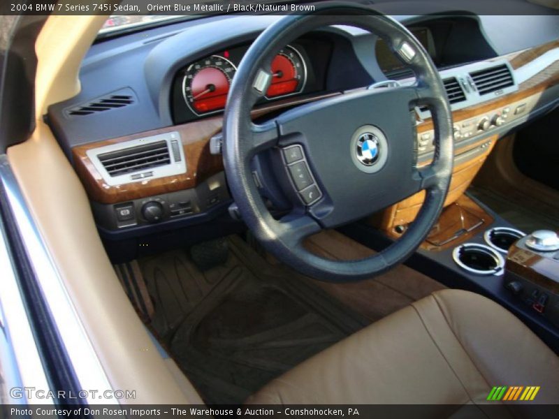 Dashboard of 2004 7 Series 745i Sedan