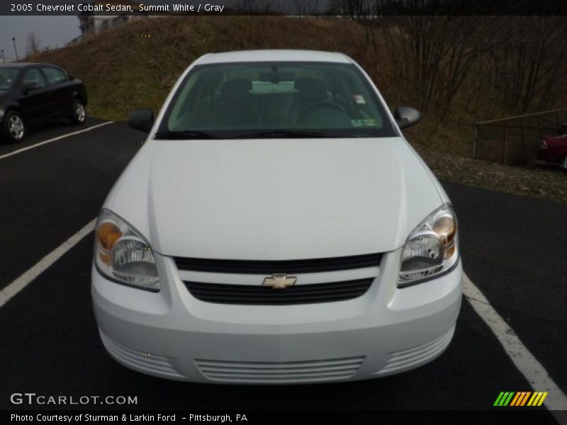 Summit White / Gray 2005 Chevrolet Cobalt Sedan