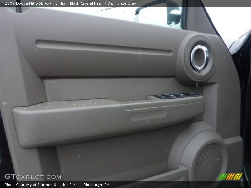 Brilliant Black Crystal Pearl / Dark Slate Gray 2009 Dodge Nitro SE 4x4