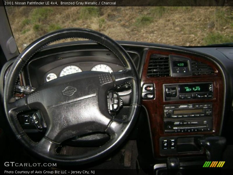 Bronzed Gray Metallic / Charcoal 2001 Nissan Pathfinder LE 4x4