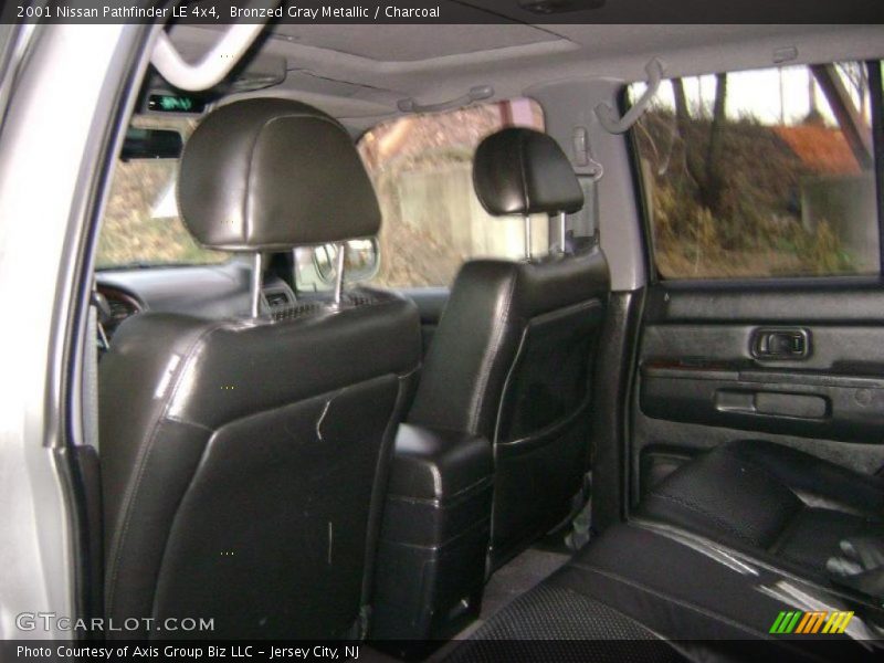 Bronzed Gray Metallic / Charcoal 2001 Nissan Pathfinder LE 4x4