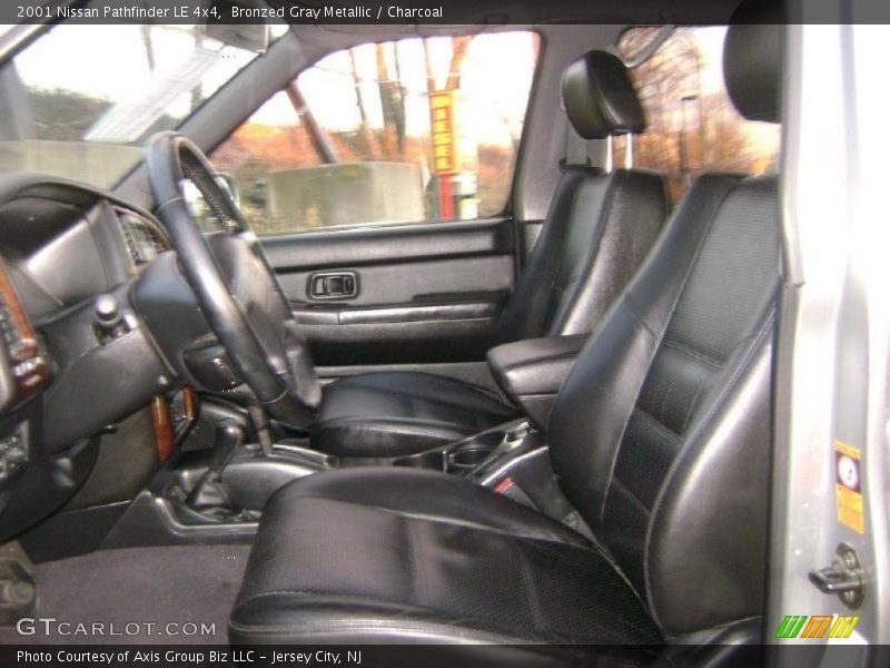 Bronzed Gray Metallic / Charcoal 2001 Nissan Pathfinder LE 4x4