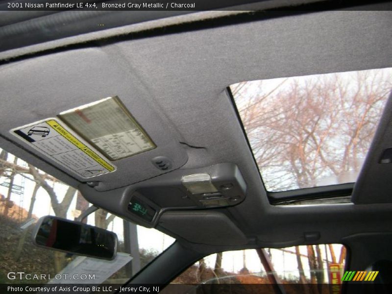 Bronzed Gray Metallic / Charcoal 2001 Nissan Pathfinder LE 4x4