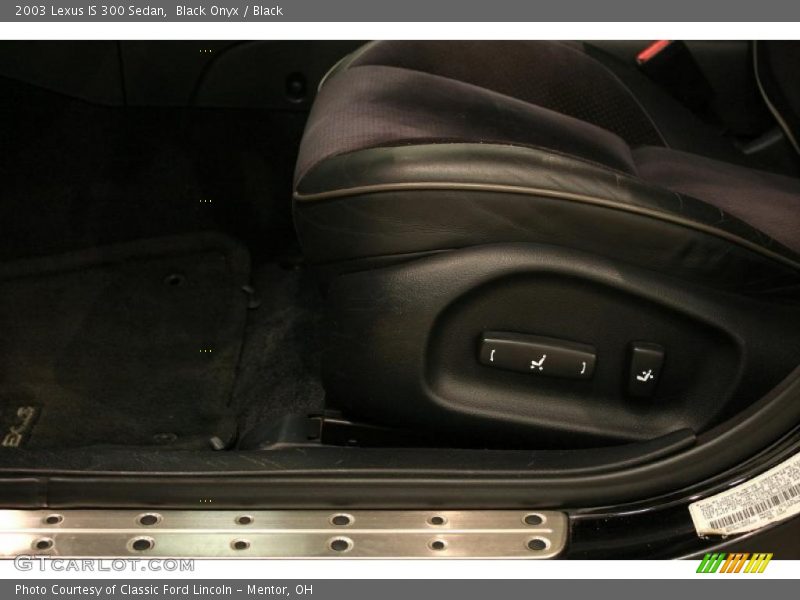 Black Onyx / Black 2003 Lexus IS 300 Sedan