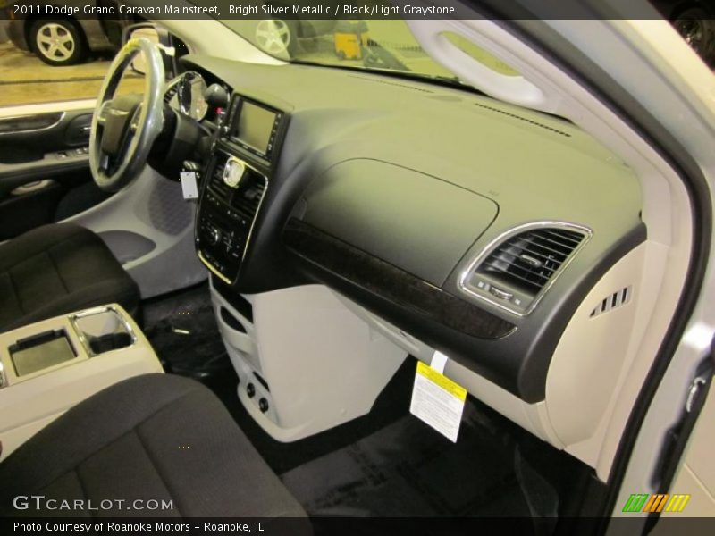 Bright Silver Metallic / Black/Light Graystone 2011 Dodge Grand Caravan Mainstreet