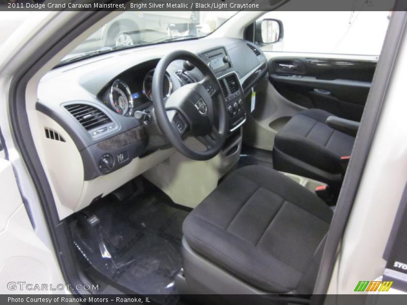 Dashboard of 2011 Grand Caravan Mainstreet