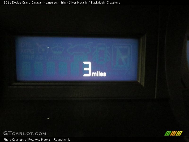 Bright Silver Metallic / Black/Light Graystone 2011 Dodge Grand Caravan Mainstreet