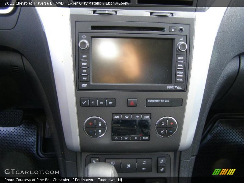 Controls of 2011 Traverse LT AWD