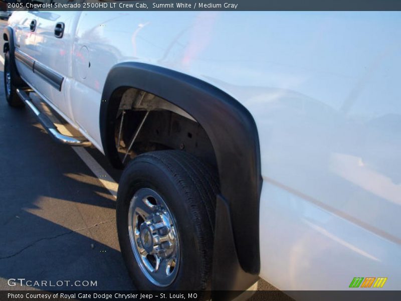 Summit White / Medium Gray 2005 Chevrolet Silverado 2500HD LT Crew Cab