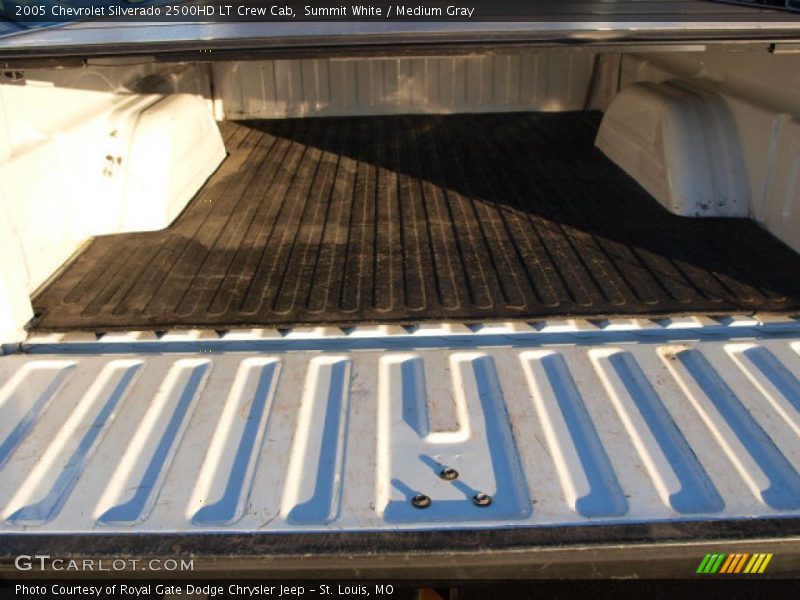 Summit White / Medium Gray 2005 Chevrolet Silverado 2500HD LT Crew Cab