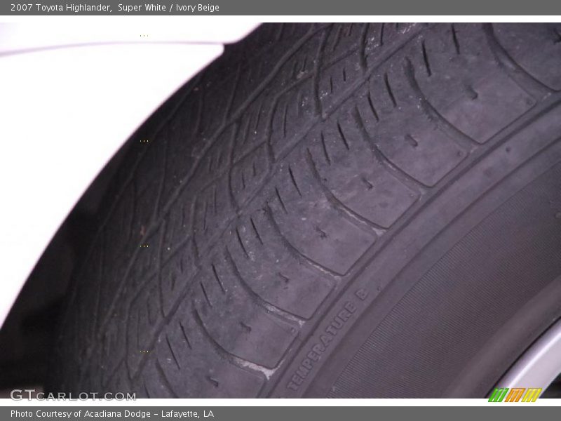 Super White / Ivory Beige 2007 Toyota Highlander