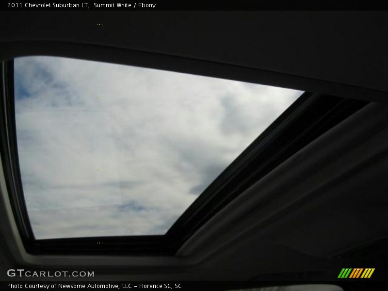Summit White / Ebony 2011 Chevrolet Suburban LT