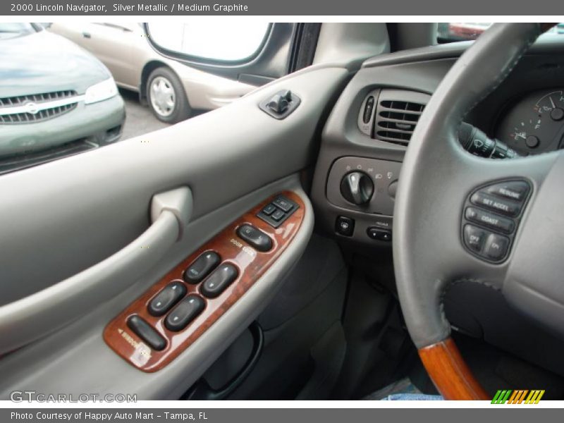 Silver Metallic / Medium Graphite 2000 Lincoln Navigator