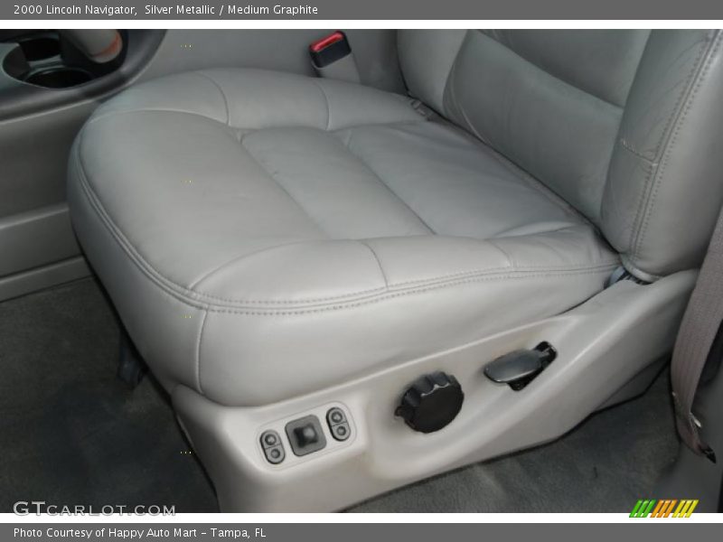 Silver Metallic / Medium Graphite 2000 Lincoln Navigator
