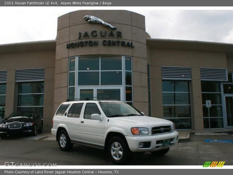 Aspen White Pearlglow / Beige 2001 Nissan Pathfinder LE 4x4