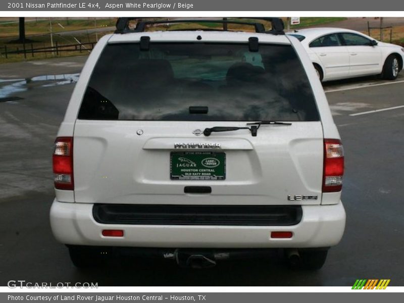 Aspen White Pearlglow / Beige 2001 Nissan Pathfinder LE 4x4