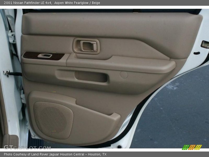 Aspen White Pearlglow / Beige 2001 Nissan Pathfinder LE 4x4