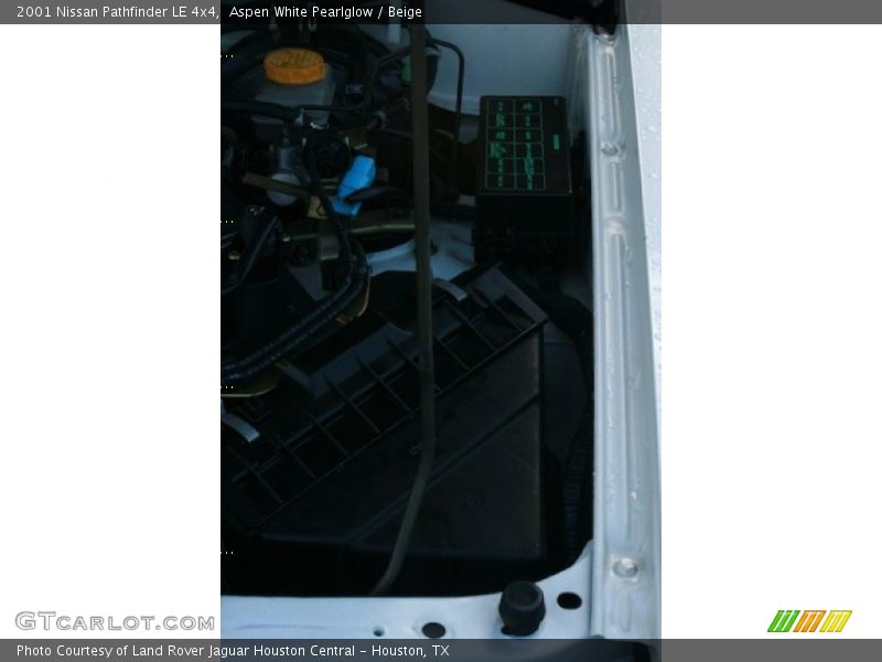 Aspen White Pearlglow / Beige 2001 Nissan Pathfinder LE 4x4