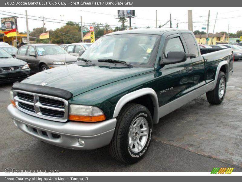 Front 3/4 View of 2002 Dakota SLT Club Cab