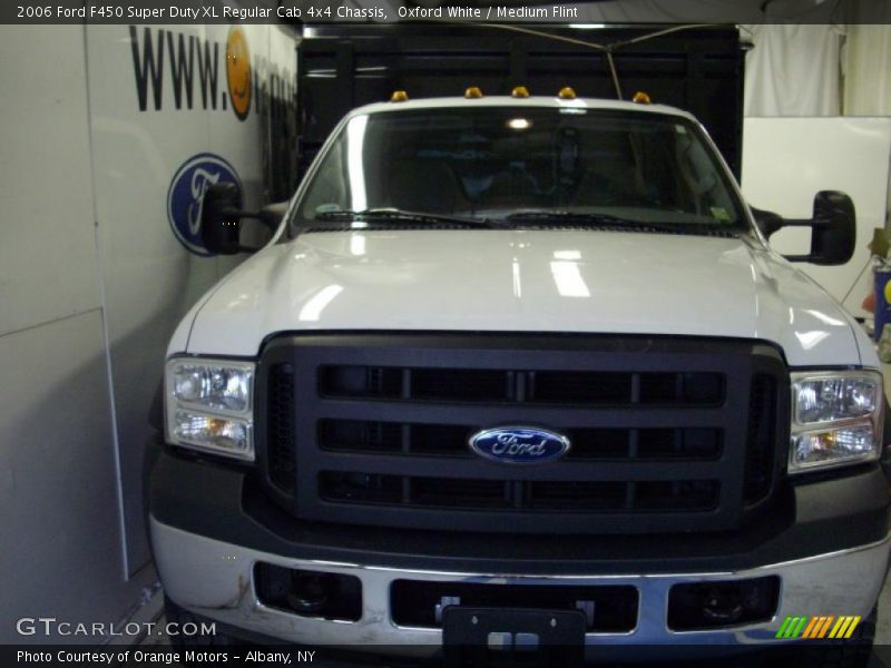 Oxford White / Medium Flint 2006 Ford F450 Super Duty XL Regular Cab 4x4 Chassis