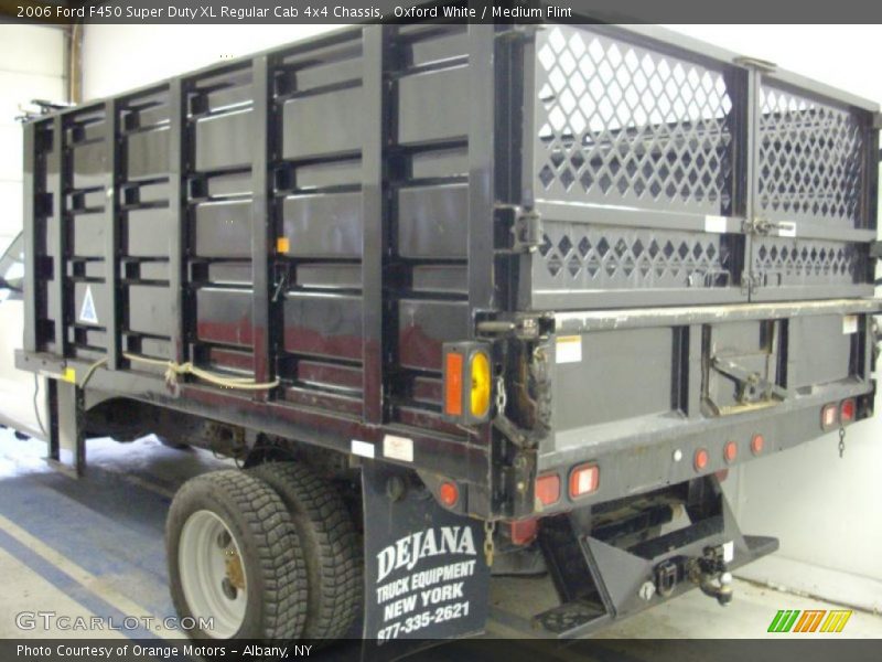 Oxford White / Medium Flint 2006 Ford F450 Super Duty XL Regular Cab 4x4 Chassis