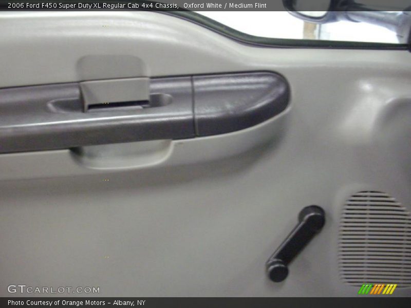 Oxford White / Medium Flint 2006 Ford F450 Super Duty XL Regular Cab 4x4 Chassis