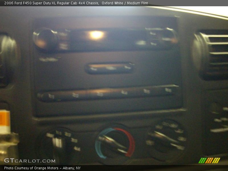 Oxford White / Medium Flint 2006 Ford F450 Super Duty XL Regular Cab 4x4 Chassis