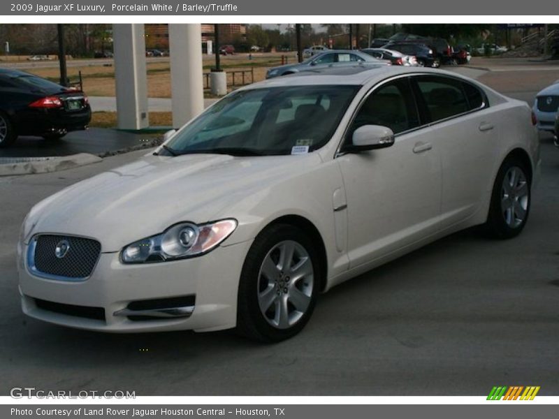 Porcelain White / Barley/Truffle 2009 Jaguar XF Luxury
