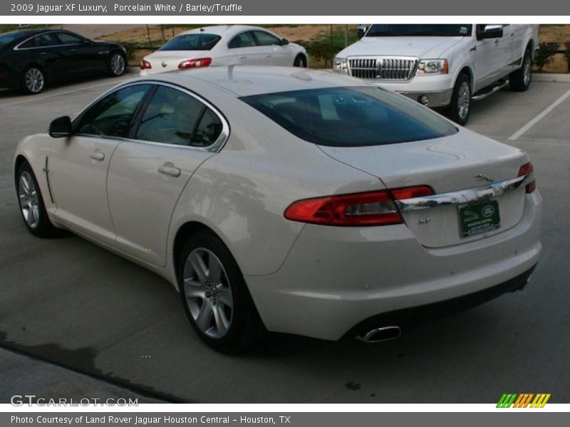 Porcelain White / Barley/Truffle 2009 Jaguar XF Luxury