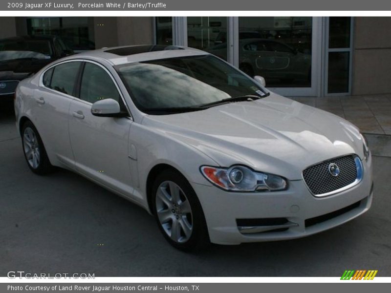 Porcelain White / Barley/Truffle 2009 Jaguar XF Luxury
