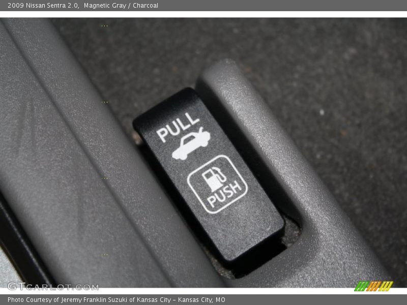 Magnetic Gray / Charcoal 2009 Nissan Sentra 2.0