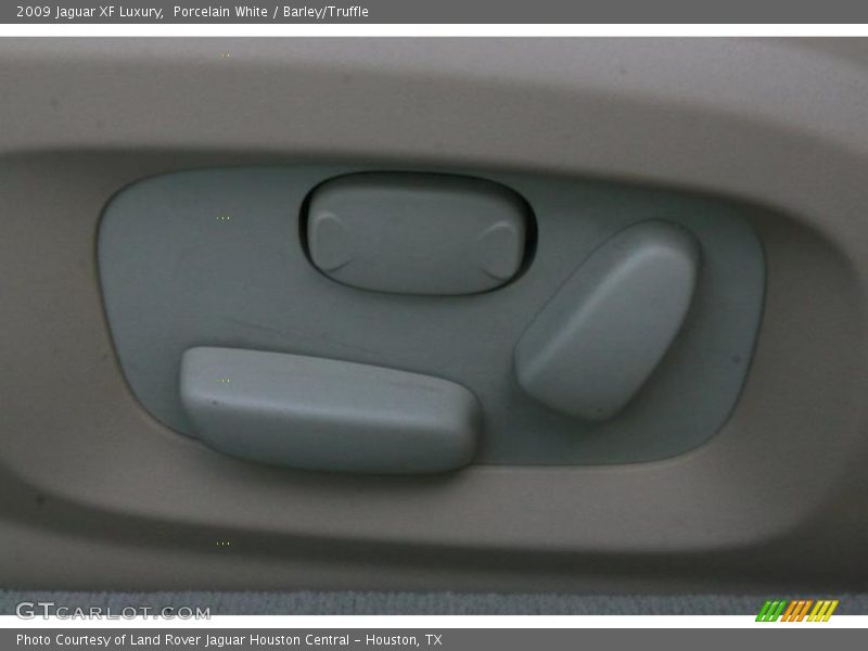 Porcelain White / Barley/Truffle 2009 Jaguar XF Luxury