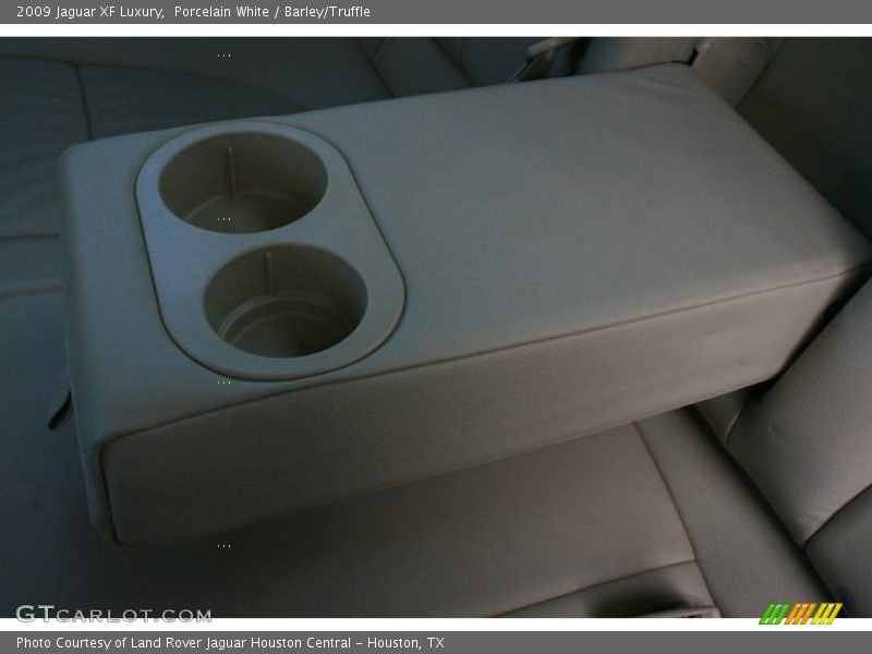 Porcelain White / Barley/Truffle 2009 Jaguar XF Luxury