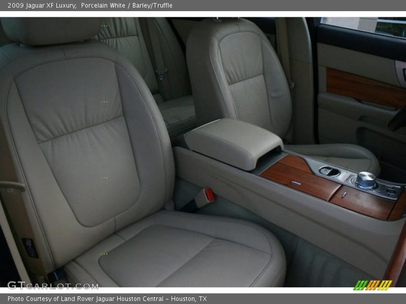 Porcelain White / Barley/Truffle 2009 Jaguar XF Luxury