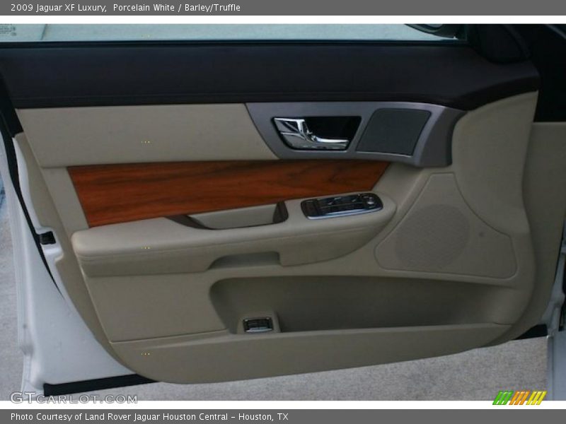 Porcelain White / Barley/Truffle 2009 Jaguar XF Luxury