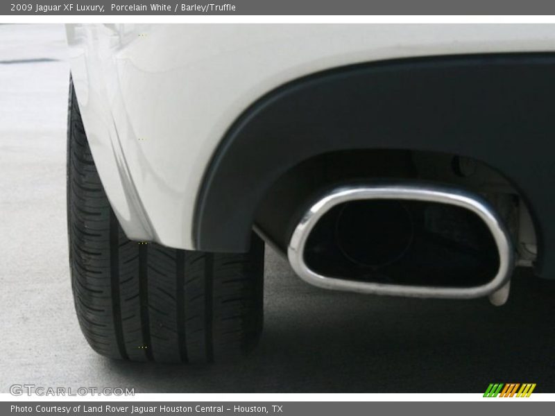 Porcelain White / Barley/Truffle 2009 Jaguar XF Luxury