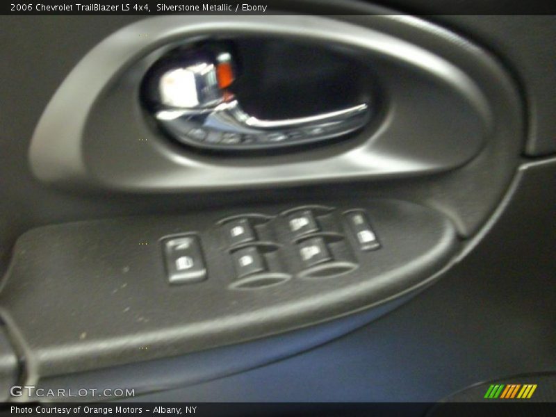 Silverstone Metallic / Ebony 2006 Chevrolet TrailBlazer LS 4x4