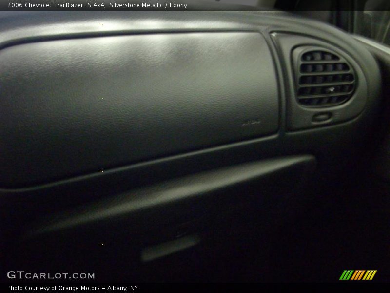 Silverstone Metallic / Ebony 2006 Chevrolet TrailBlazer LS 4x4