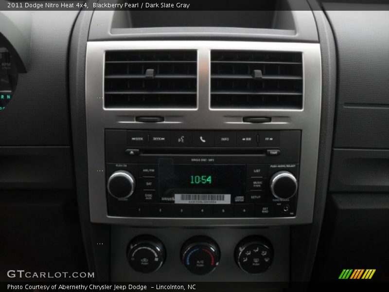 Controls of 2011 Nitro Heat 4x4