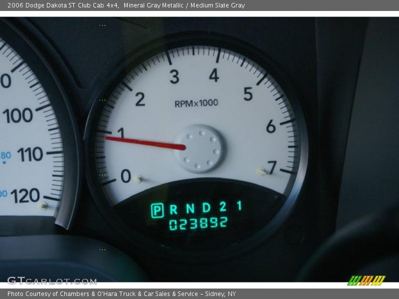 Mineral Gray Metallic / Medium Slate Gray 2006 Dodge Dakota ST Club Cab 4x4