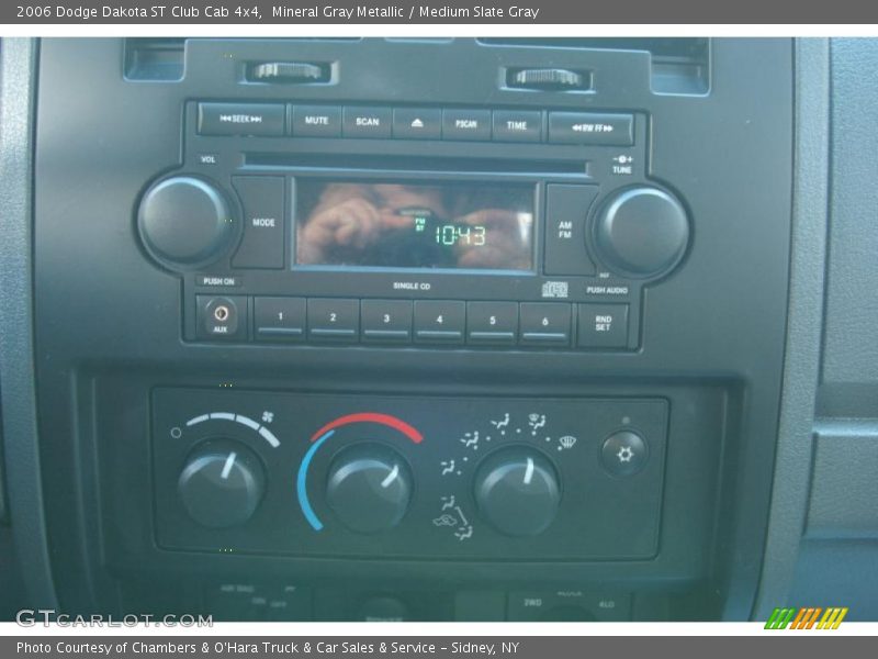 Mineral Gray Metallic / Medium Slate Gray 2006 Dodge Dakota ST Club Cab 4x4