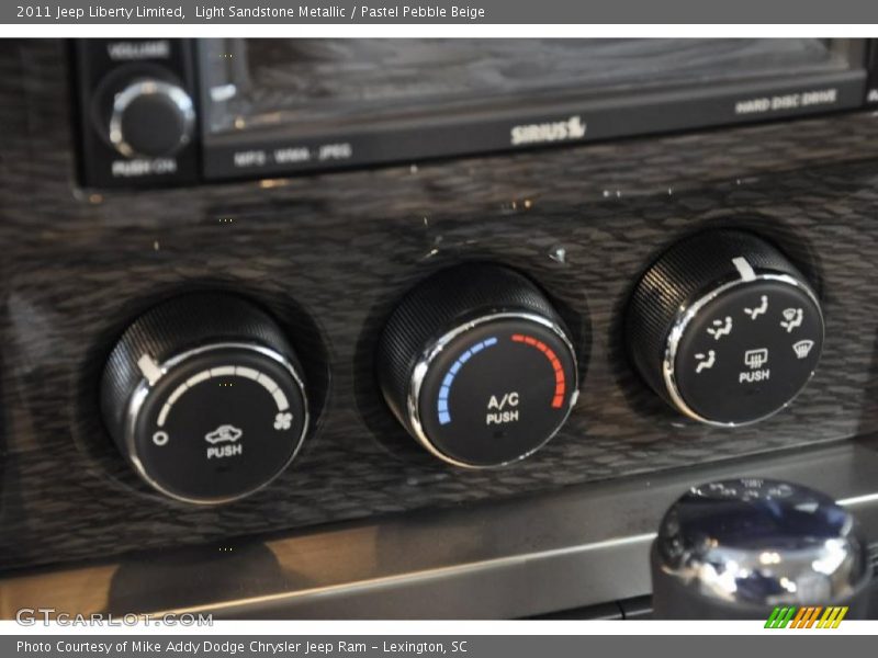 Light Sandstone Metallic / Pastel Pebble Beige 2011 Jeep Liberty Limited