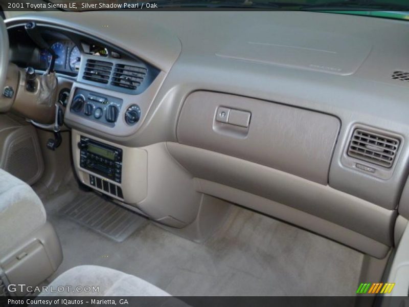 Silver Shadow Pearl / Oak 2001 Toyota Sienna LE