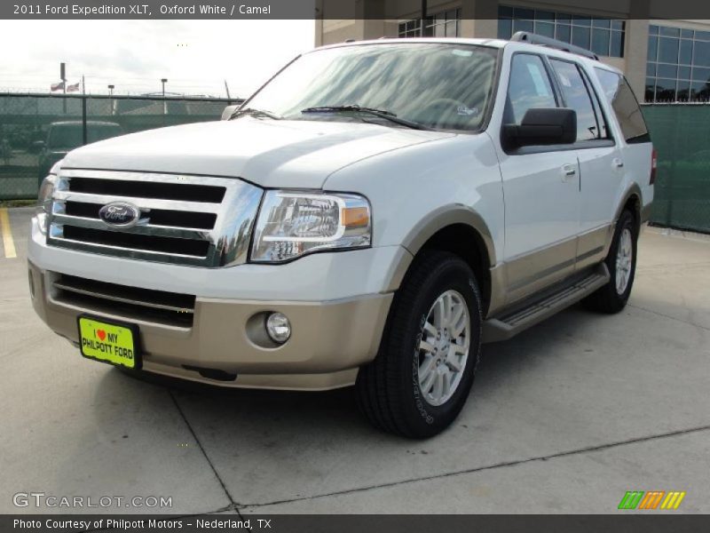 Oxford White / Camel 2011 Ford Expedition XLT