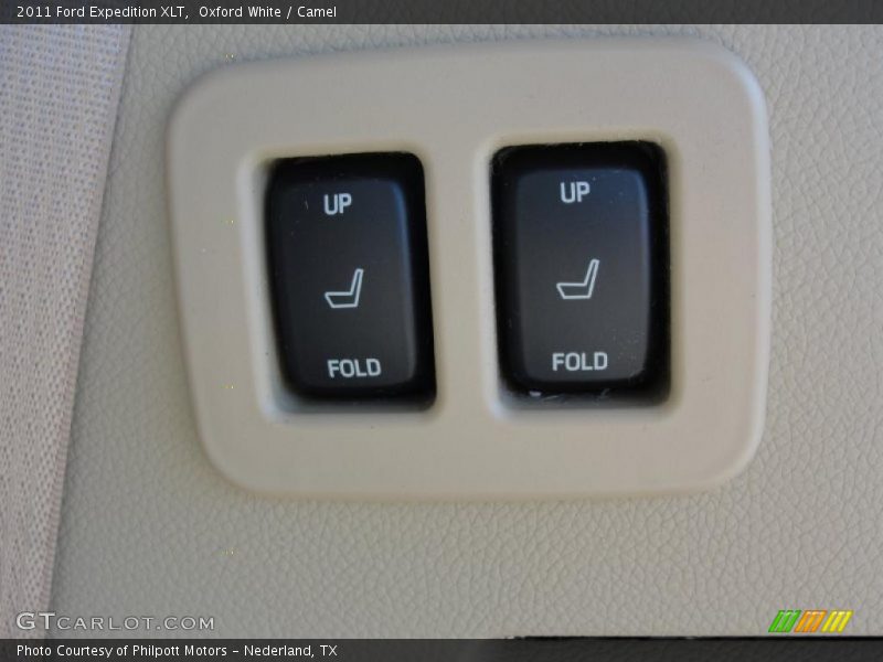 Oxford White / Camel 2011 Ford Expedition XLT