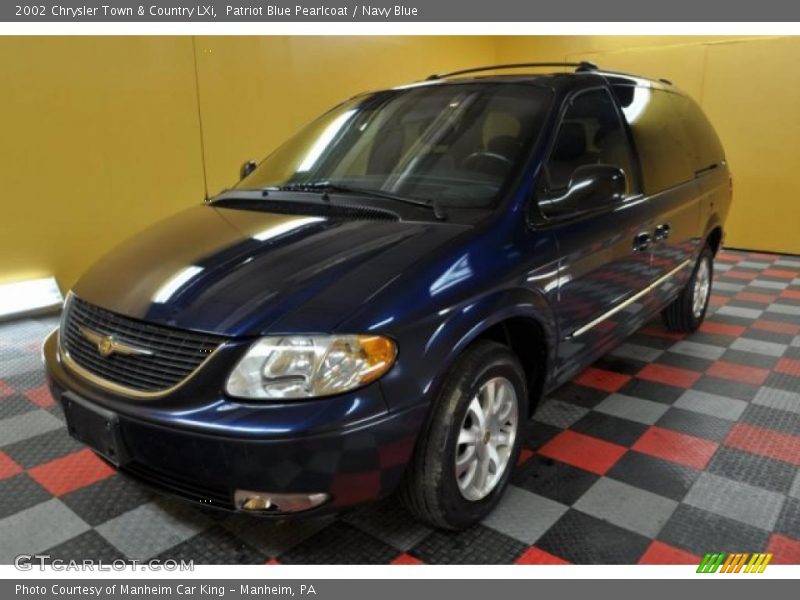 Patriot Blue Pearlcoat / Navy Blue 2002 Chrysler Town & Country LXi