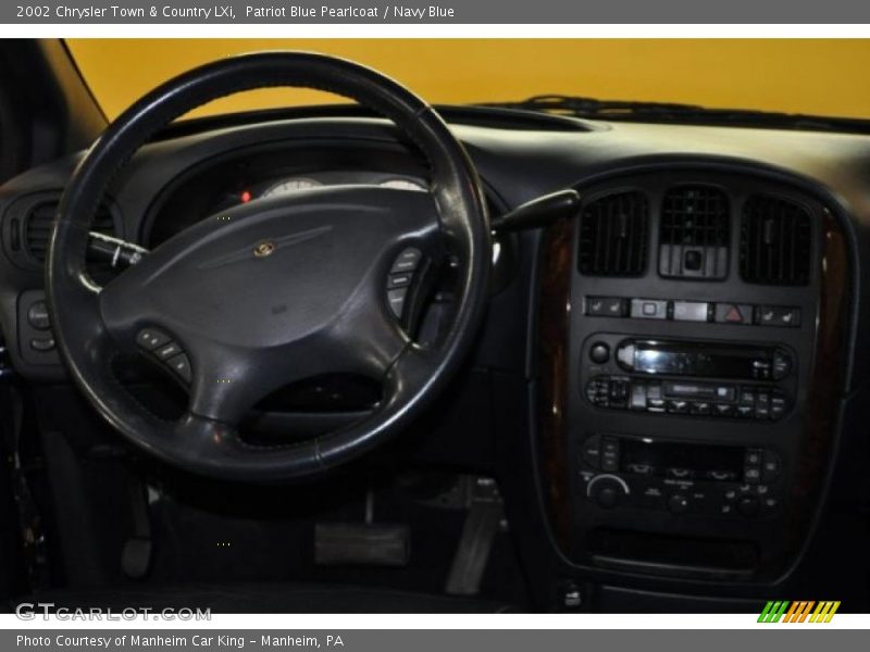 Patriot Blue Pearlcoat / Navy Blue 2002 Chrysler Town & Country LXi