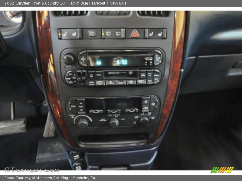 Patriot Blue Pearlcoat / Navy Blue 2002 Chrysler Town & Country LXi