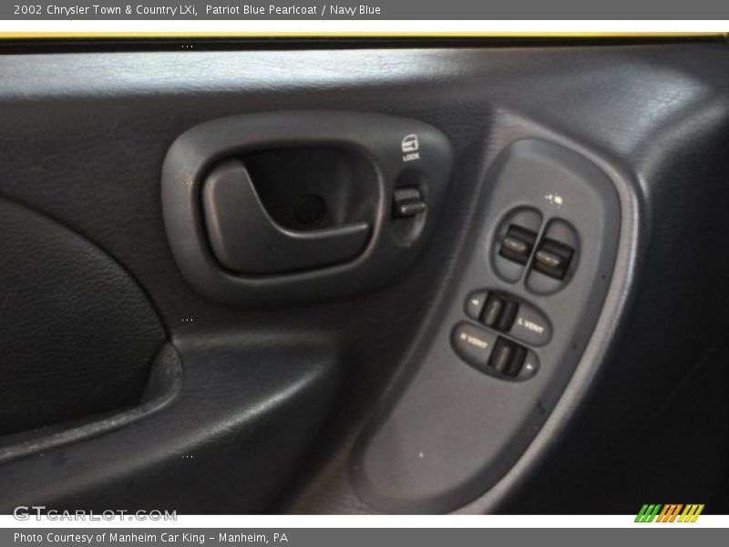 Patriot Blue Pearlcoat / Navy Blue 2002 Chrysler Town & Country LXi